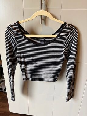 Wet Seal Black & White Striped Long Sleeve Crop Top